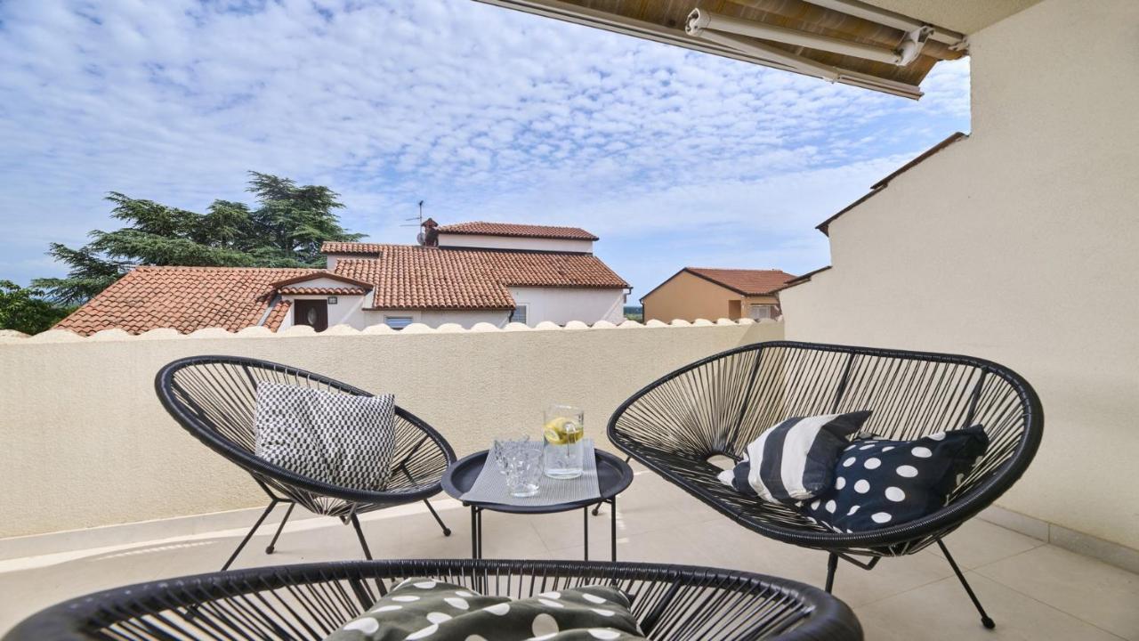 Apartment Iriska Novigrad Istria Exterior foto